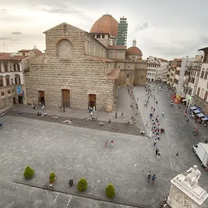 The Artists' Palace 2*, Florencia Italia